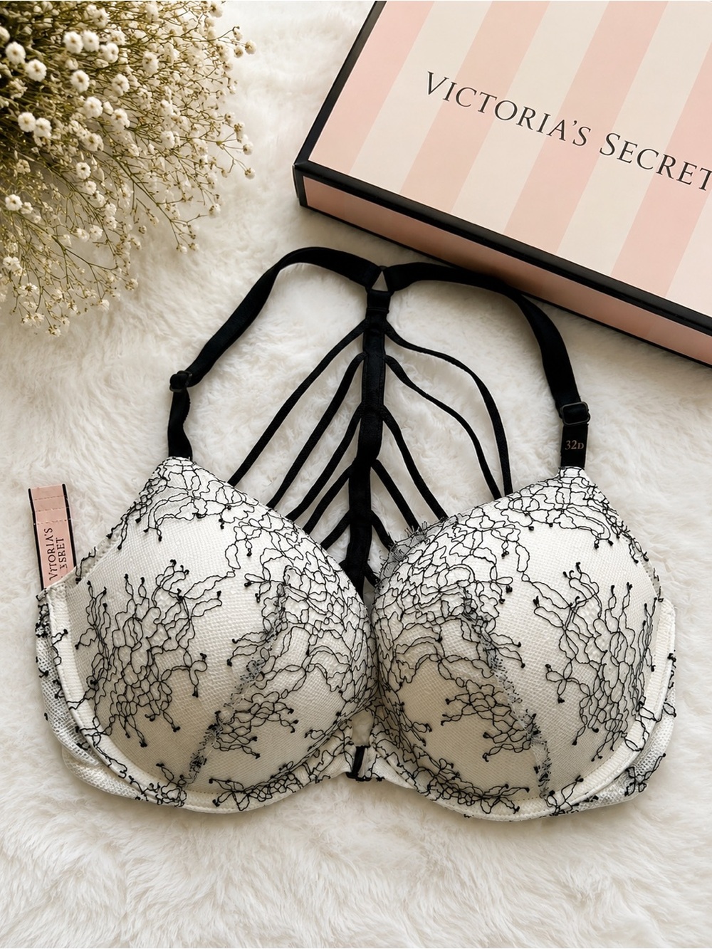 Victoria's Secret Ivory and Black Lace Bra